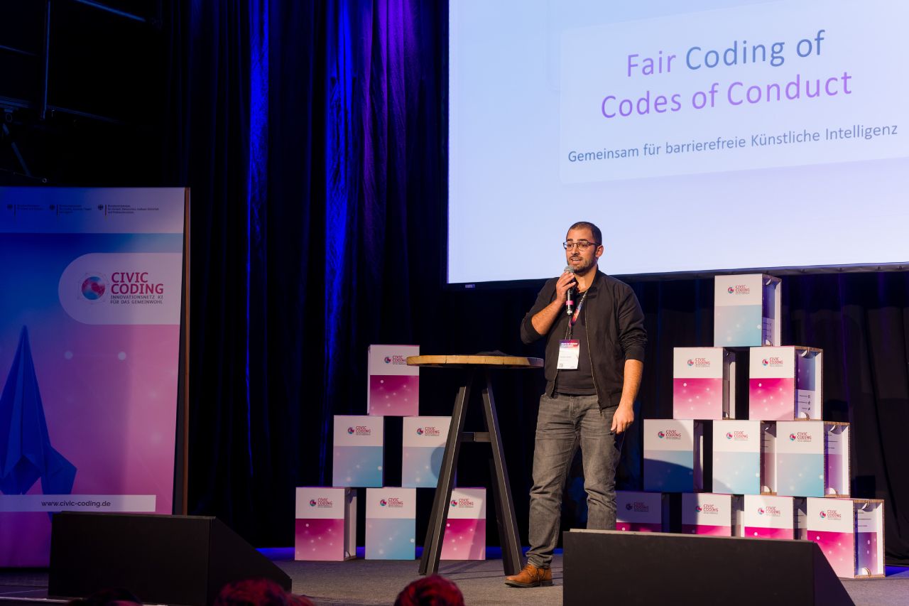 Matthieu Binder vom Projekt Fair Coding of Codes of Conduct.